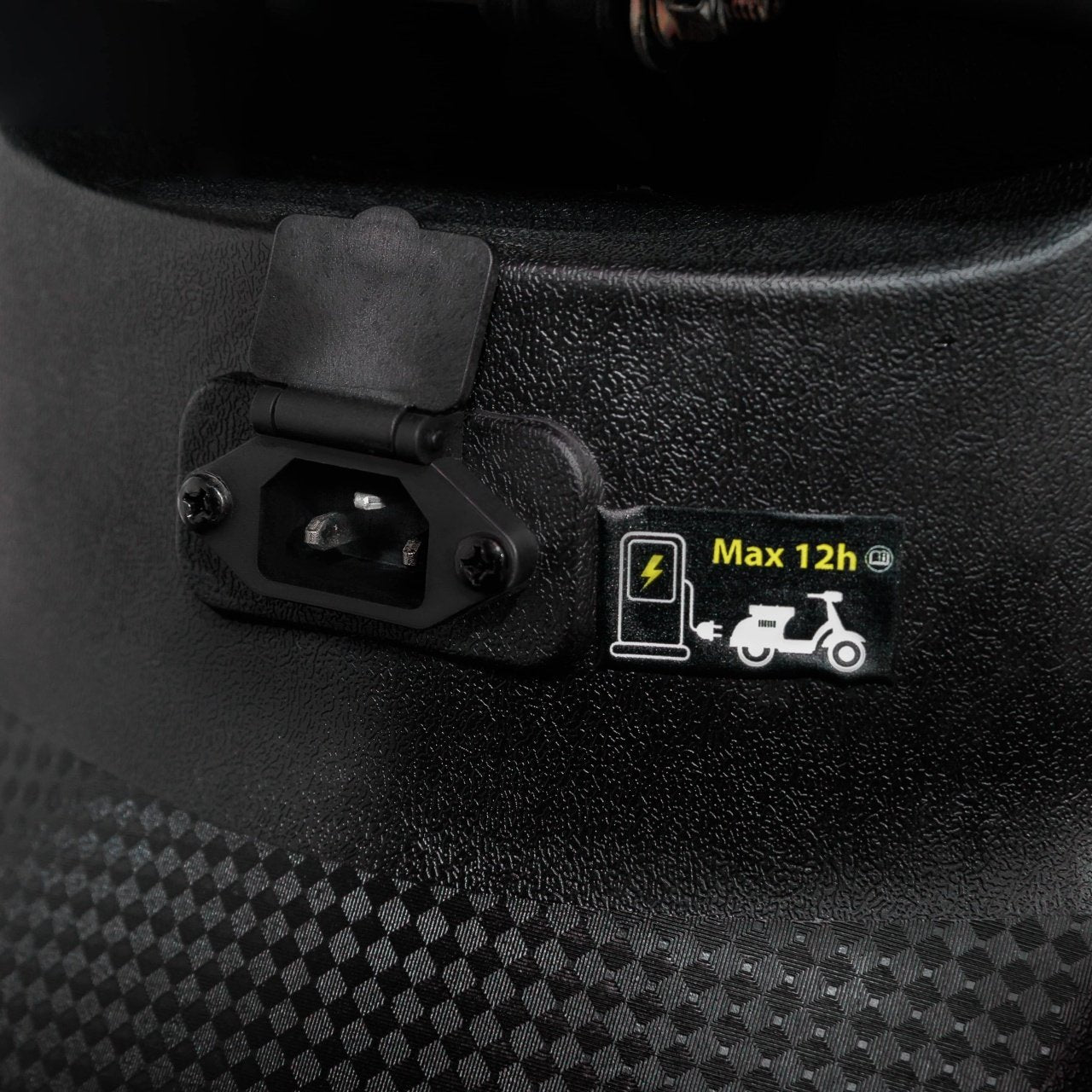 Scuter Electric, 1500W, Fara Permis, Voltarom S1, autonomie pana la 74 km, Visiniu